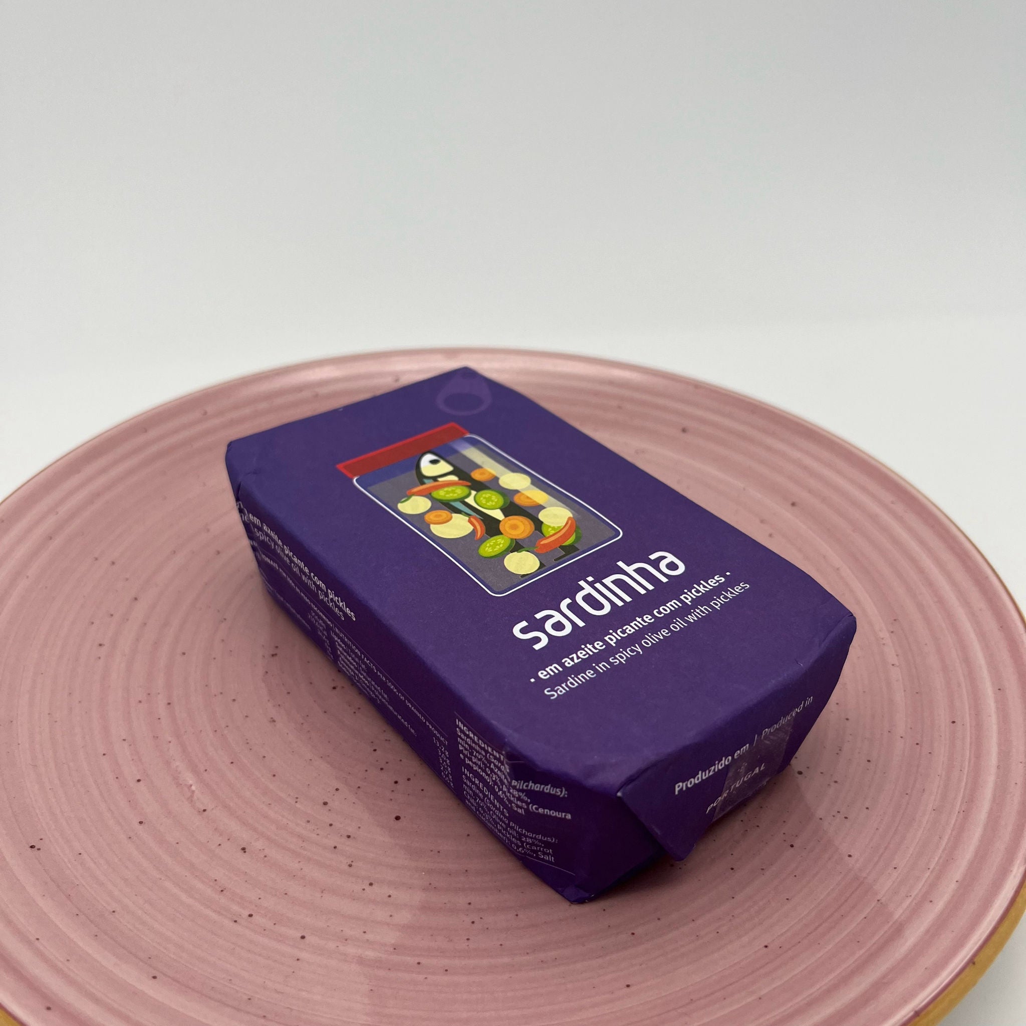 Sardinha Sardines in spicy olive oil with pickles